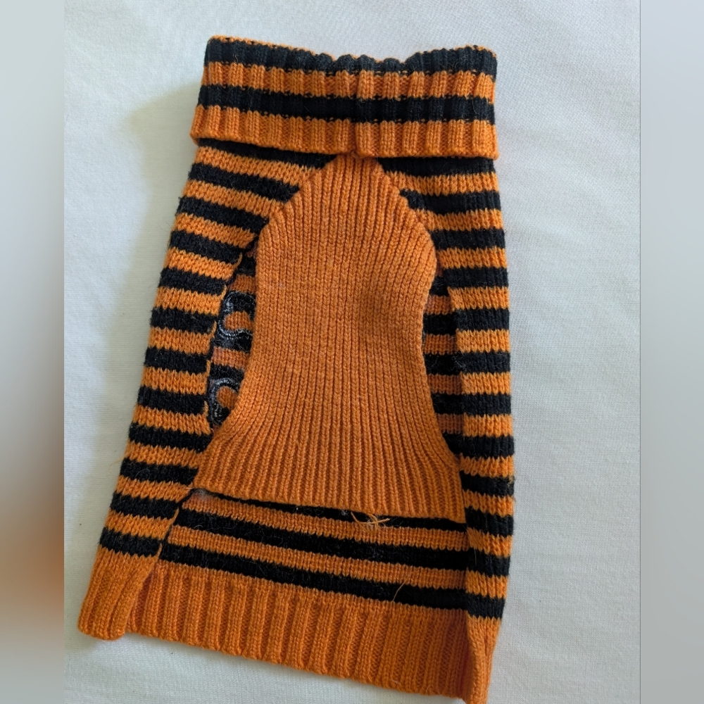 Pet Sweater - Picture 2 of 3